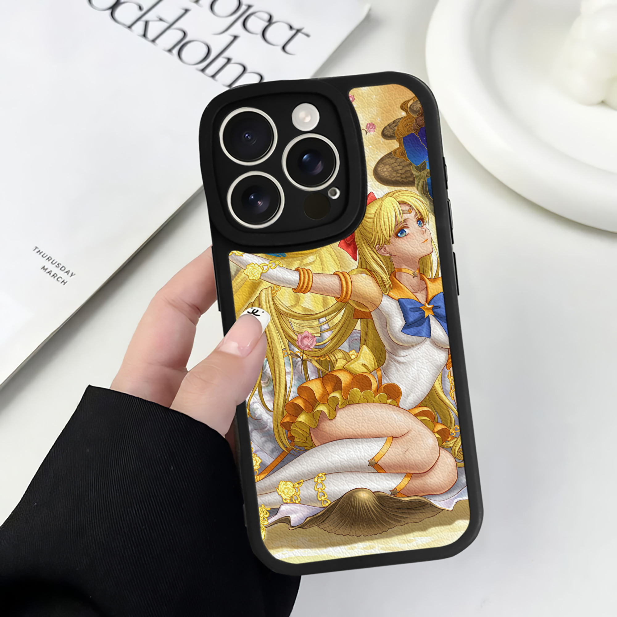 （画像用） 美少女戦士セーラームーン Sailor Moon 【iPhone 16シリーズ対応】シリコンスマホケース（レザー調） 材質：シリコン
